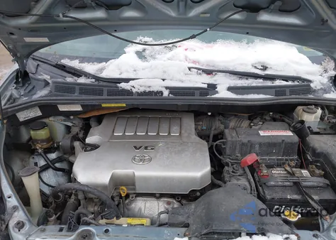 2010 Toyota Sienna Le z USA, uszkodzony, nr VIN 5TDJK4CC6AS031098